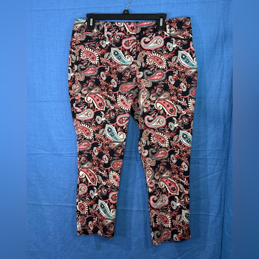 Seventh Avenue design studio, New York and Company Paisley Print cropped Pants